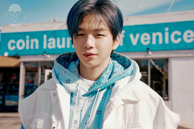 가수 강다니엘 모습 