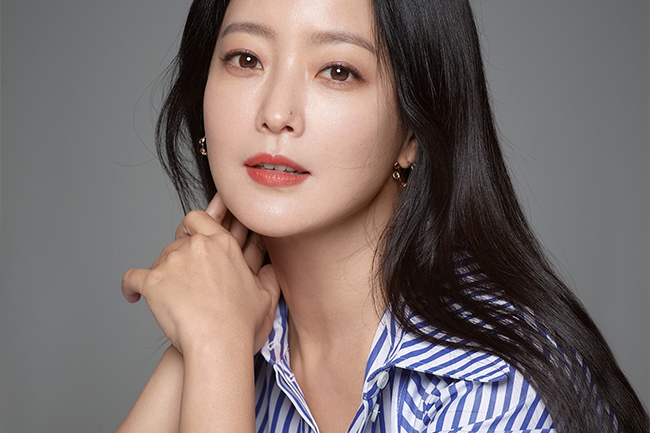 배우 김희선 씨의 모습