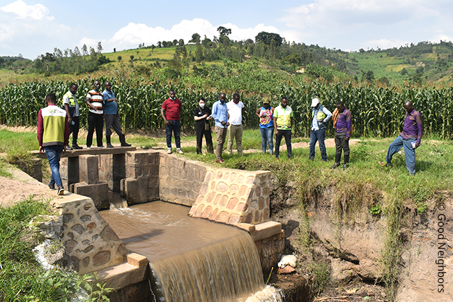 루보르가 저습지대에 설치된 관개수로 모습