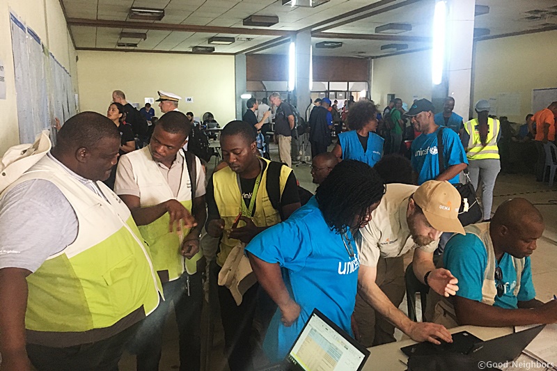 사이클론 이다이 피해 현장인 말라위에서 현장조사단을 파견하여 피해상황과 지원 계획을 논의하는 모습