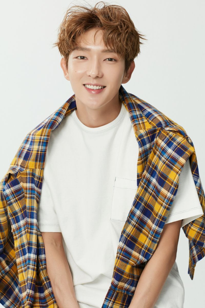 배우 이준기가 5월 가정의 달을 맞아 소외된 이웃을 위해 쌀 5톤을 기부했다고 국제구호개발 NGO 굿네이버스가 30일 밝혔다. 사진은 이준기의 모습. 