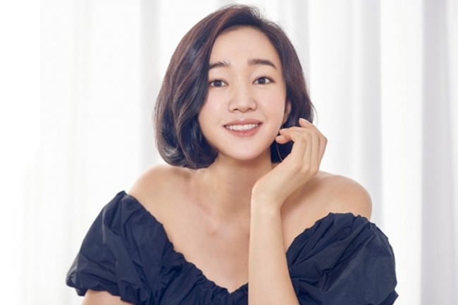 배우 수애 씨의 모습 