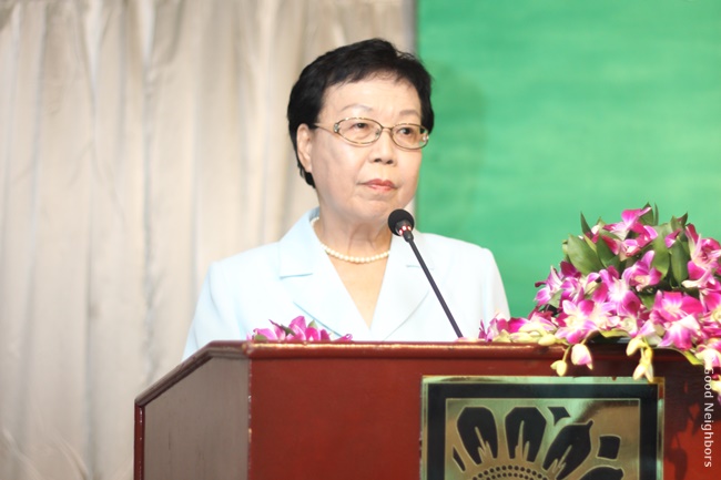 감사 인사말을 전하고 있는 굿네이버스 글로벌임팩트 정해임 이사장