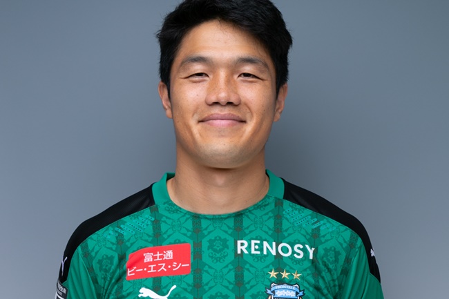 골키퍼 정성룡 선수의 모습 