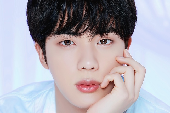 방탄소년단(BTS) 멤버 진의 모습