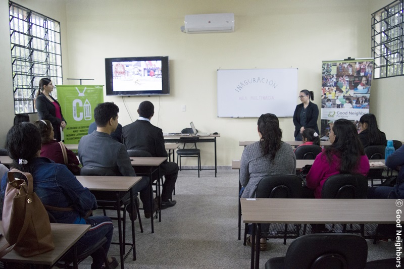 파라과이 라 빅토리아 사업장 교내 멀티미디어실 개소 모습